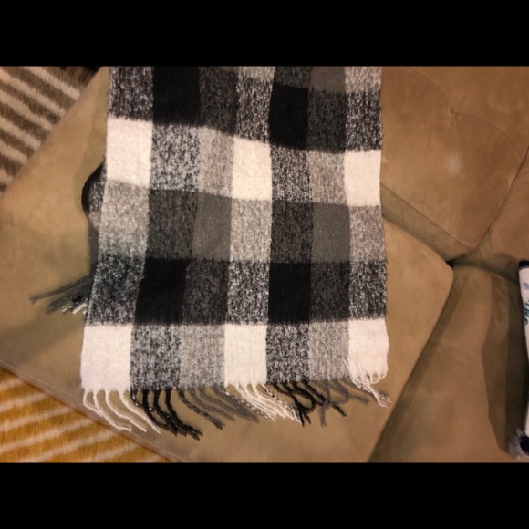 Long Soft Scarf - Picture 2 of 2